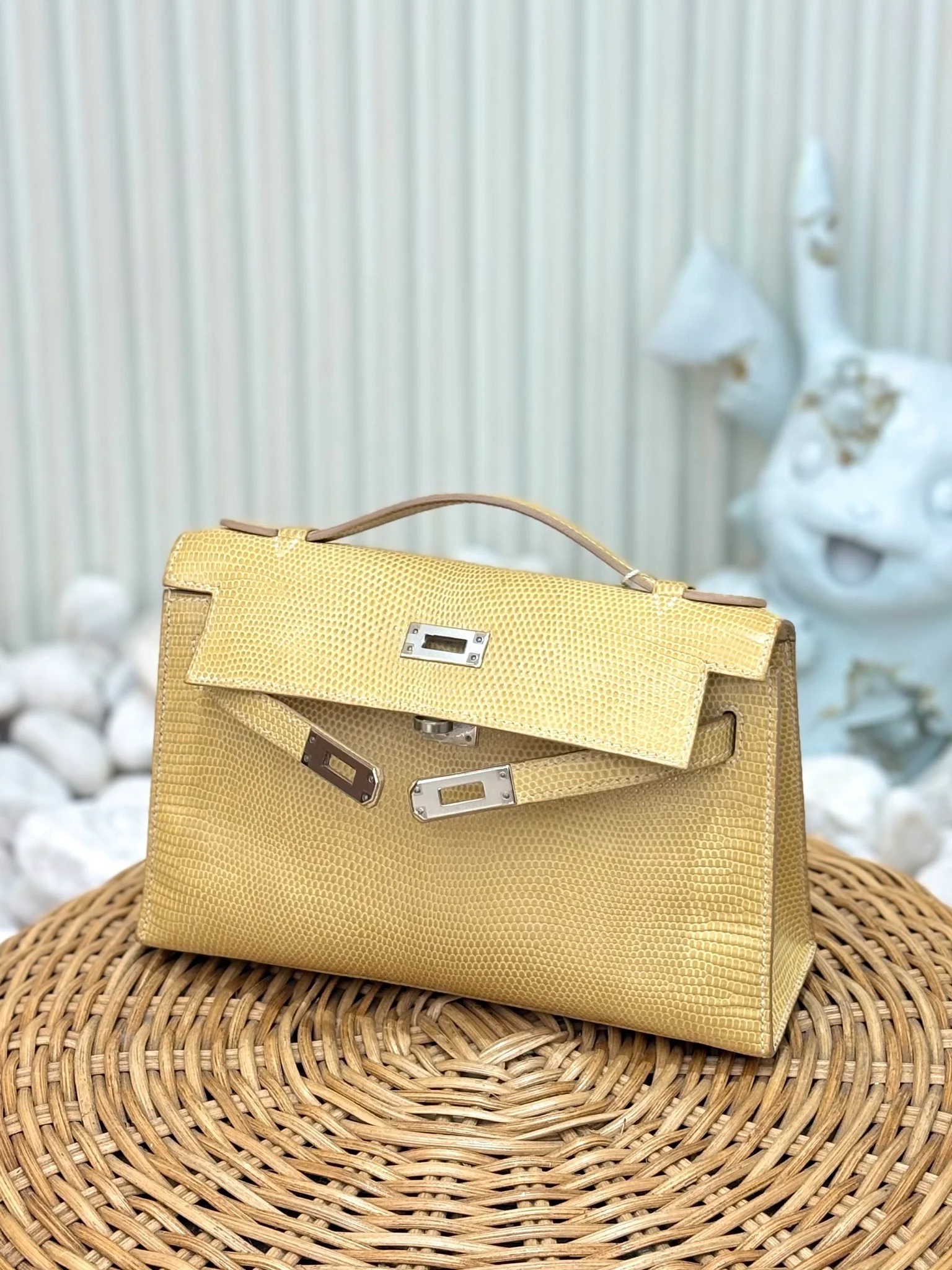 Kelly Pochette｜1I尘埃色 银扣 蜥蜴皮 框K刻印