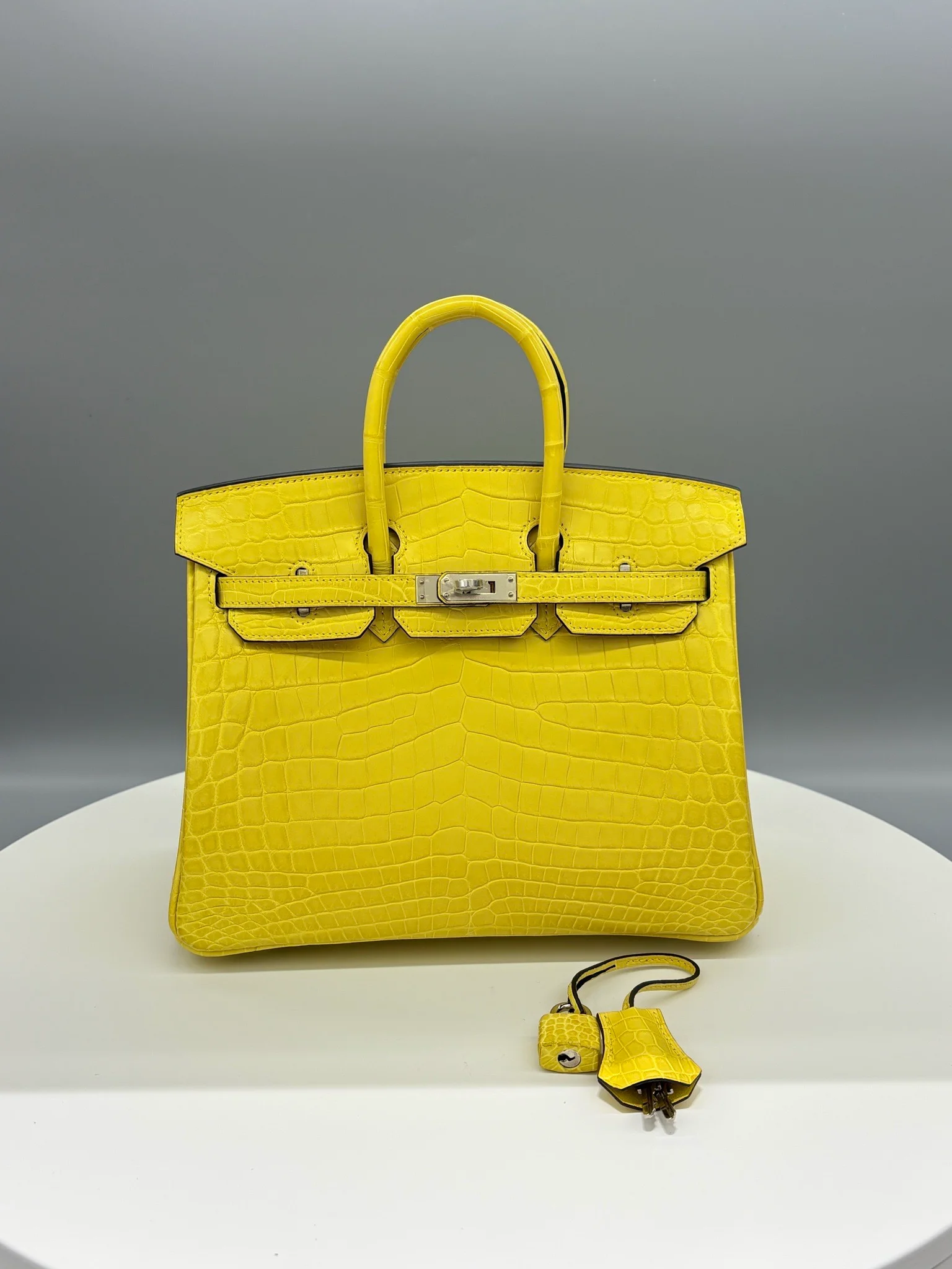 Birkin 25｜M9金盏花黄，雾面方块鳄鱼皮，金扣，B刻