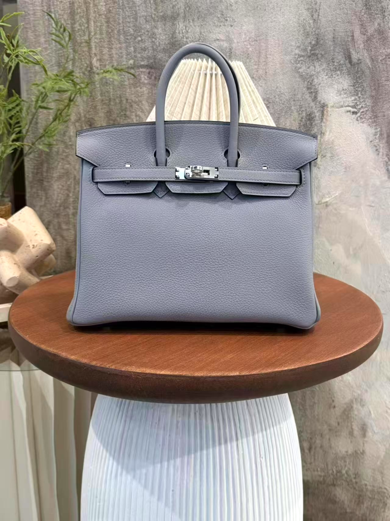 https://img.ginzaxiaoma.com/images/20251016/7e68b35ab1184cf6d7ec8c71f256eff8.jpg