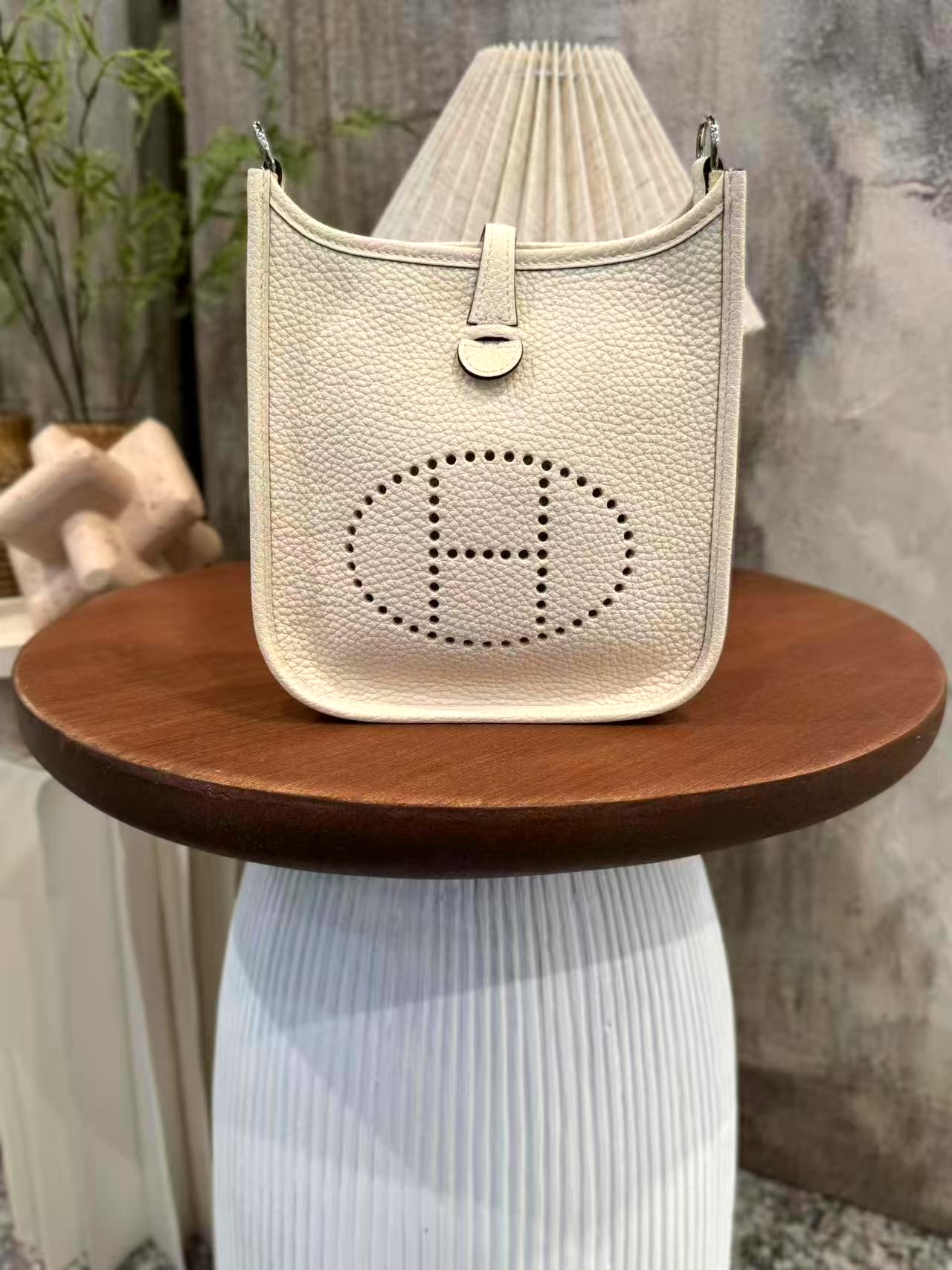 https://img.ginzaxiaoma.com/images/20251016/9bb3bddd217f663200f0a9a528f97d4e.jpg