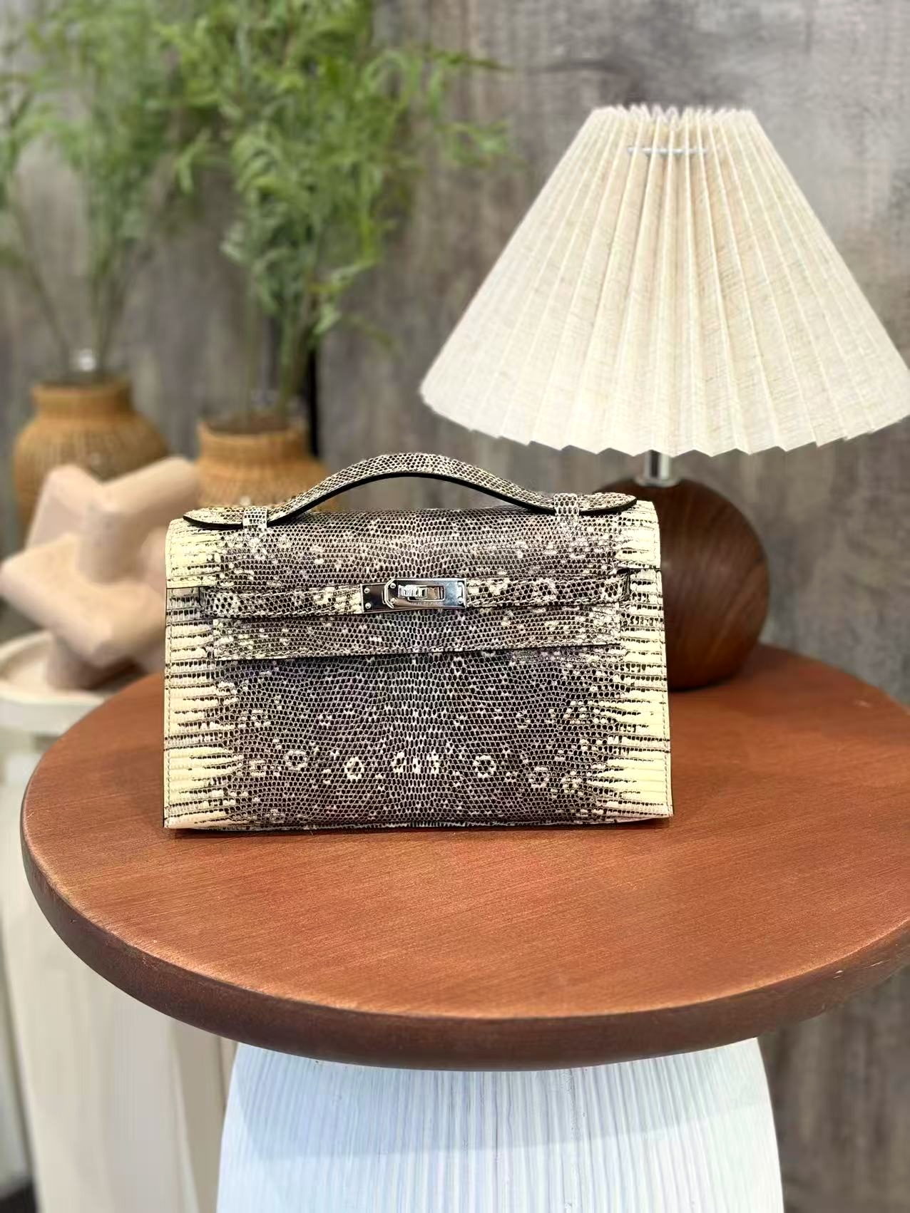 https://img.ginzaxiaoma.com/images/20251020/8f41dd1cc73147bd6bcd4dabdeba82cd.jpg