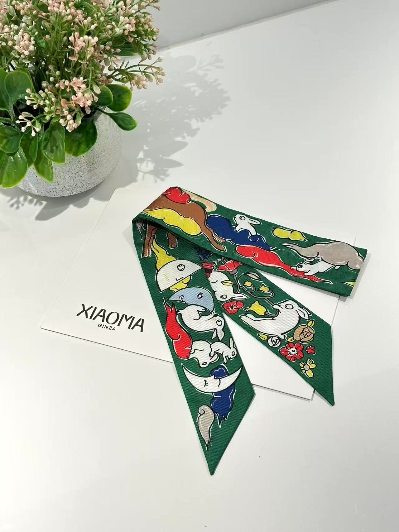 ランク N 新品 HERMÈS エルメス ツイリー 千と一のウサギ グリーン