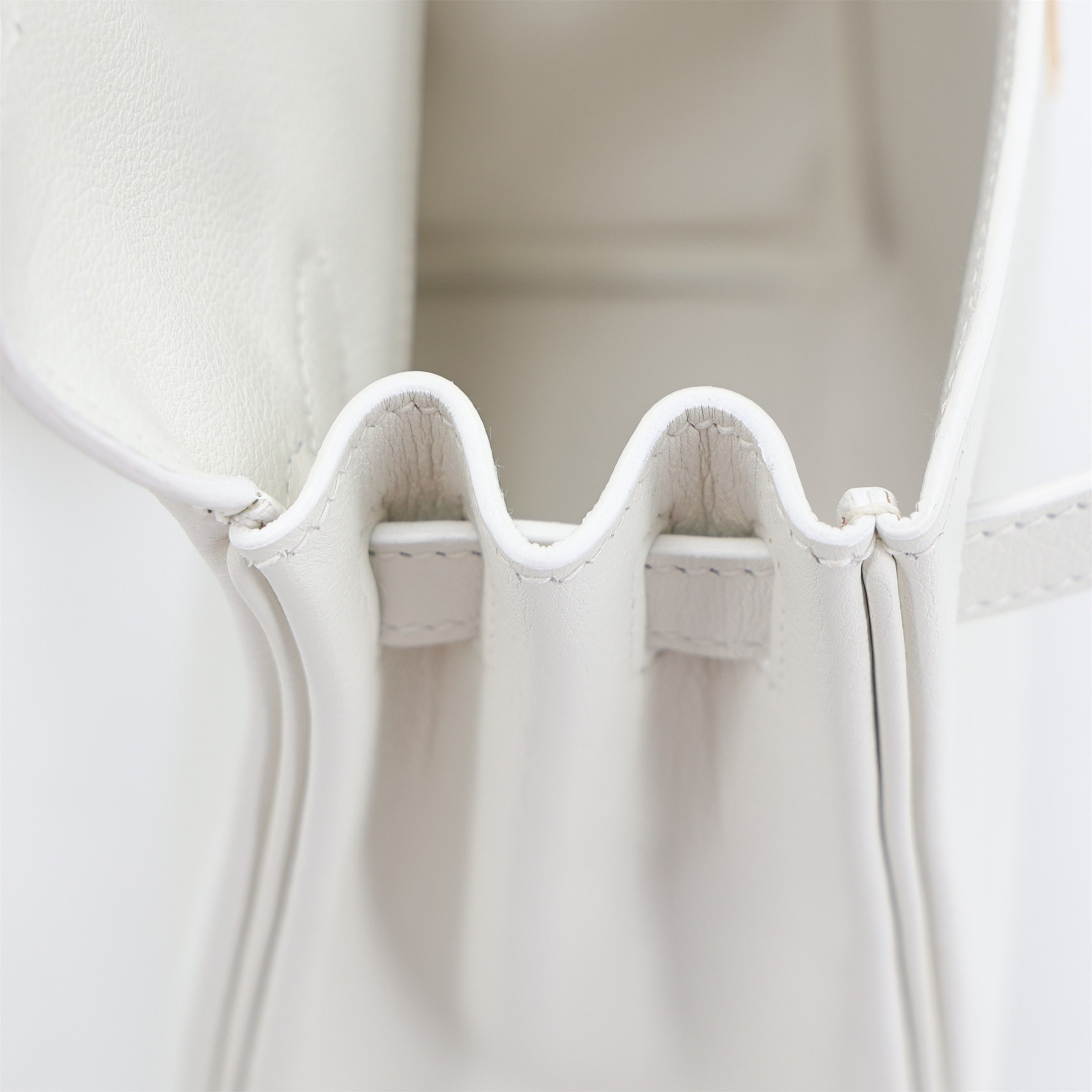 ランク NS 未使用品 HERMÈS エルメス ケリーアドGM ホワイト (01