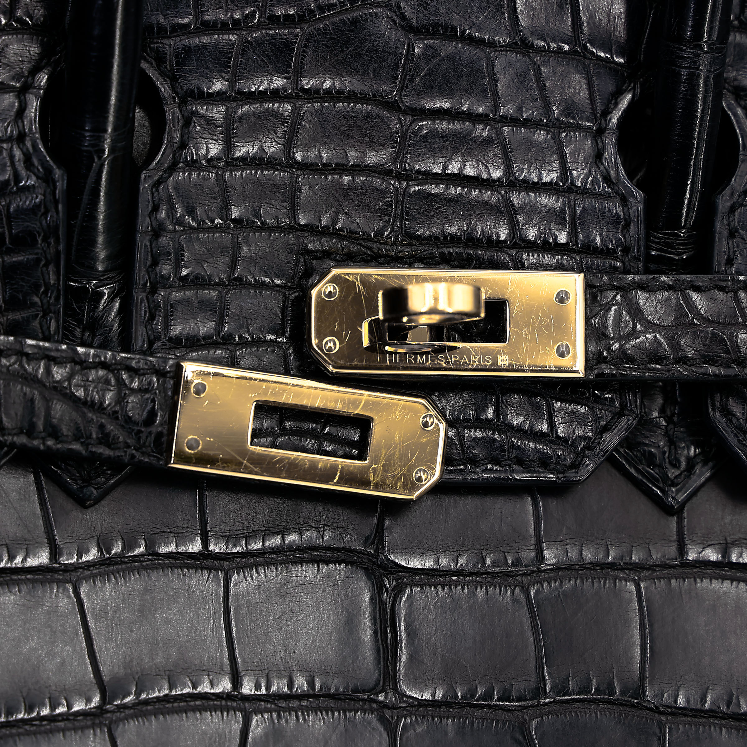 Good ( Rank AB) HERMÈS Birkin 25 Noir (89) Matte Alligator Gold