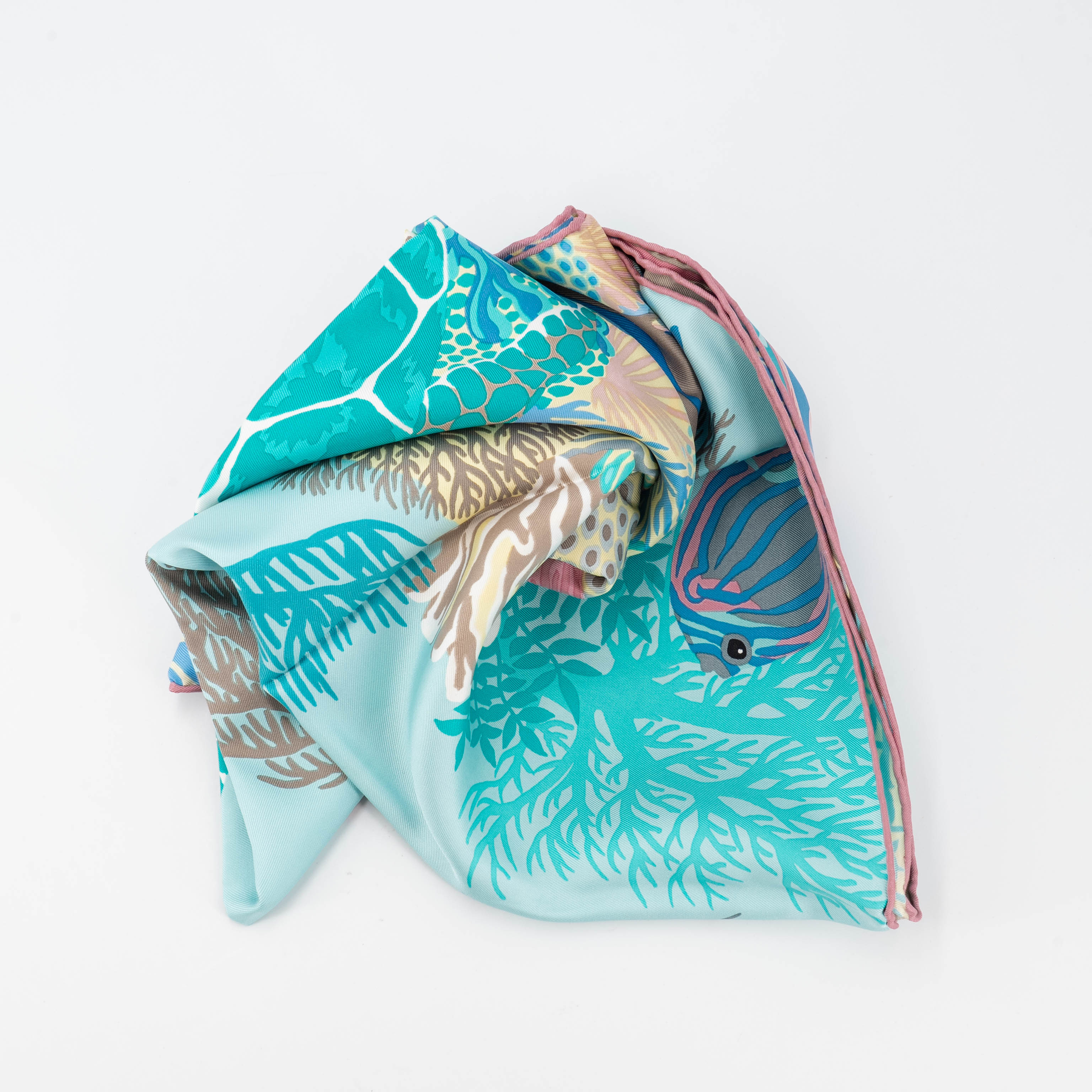 ランク NS 未使用品 HERMÈS エルメス カレ90 アンダー・ザ・ウェーブ