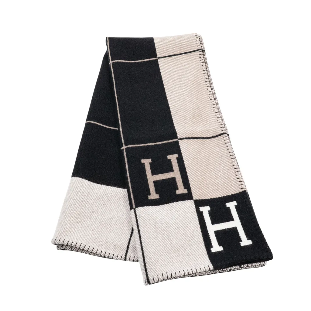 Avalon III sofa throw / blanket Noir (89) Ecru