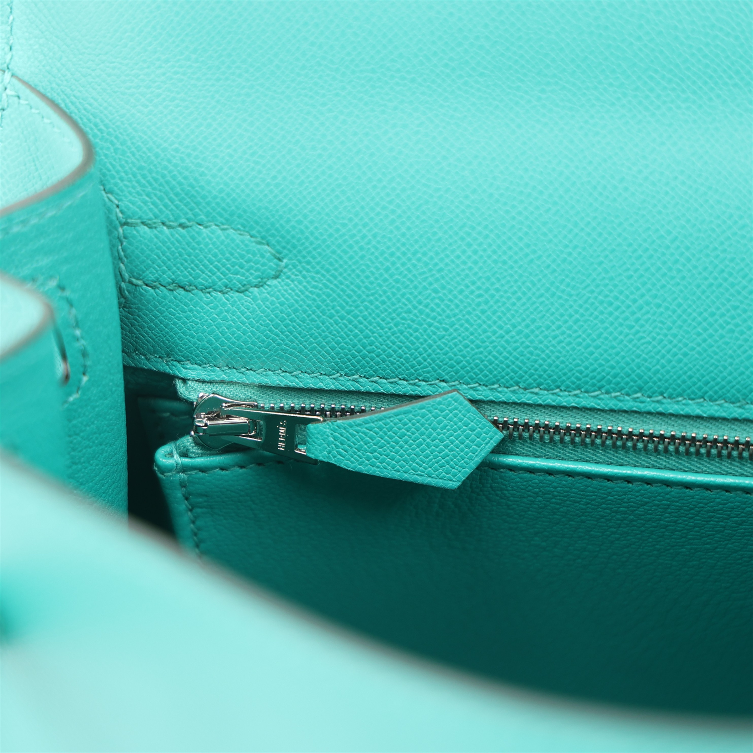 未使用級✨HERMES エルメス　シェーヌダンクル　ローファー　グリーン　レザー Julian loafer - Green | Hermès USA