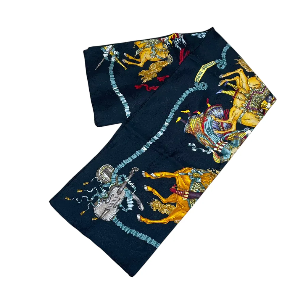 Carre 90 scarf  Les Fêtes du Roi Soleil Black