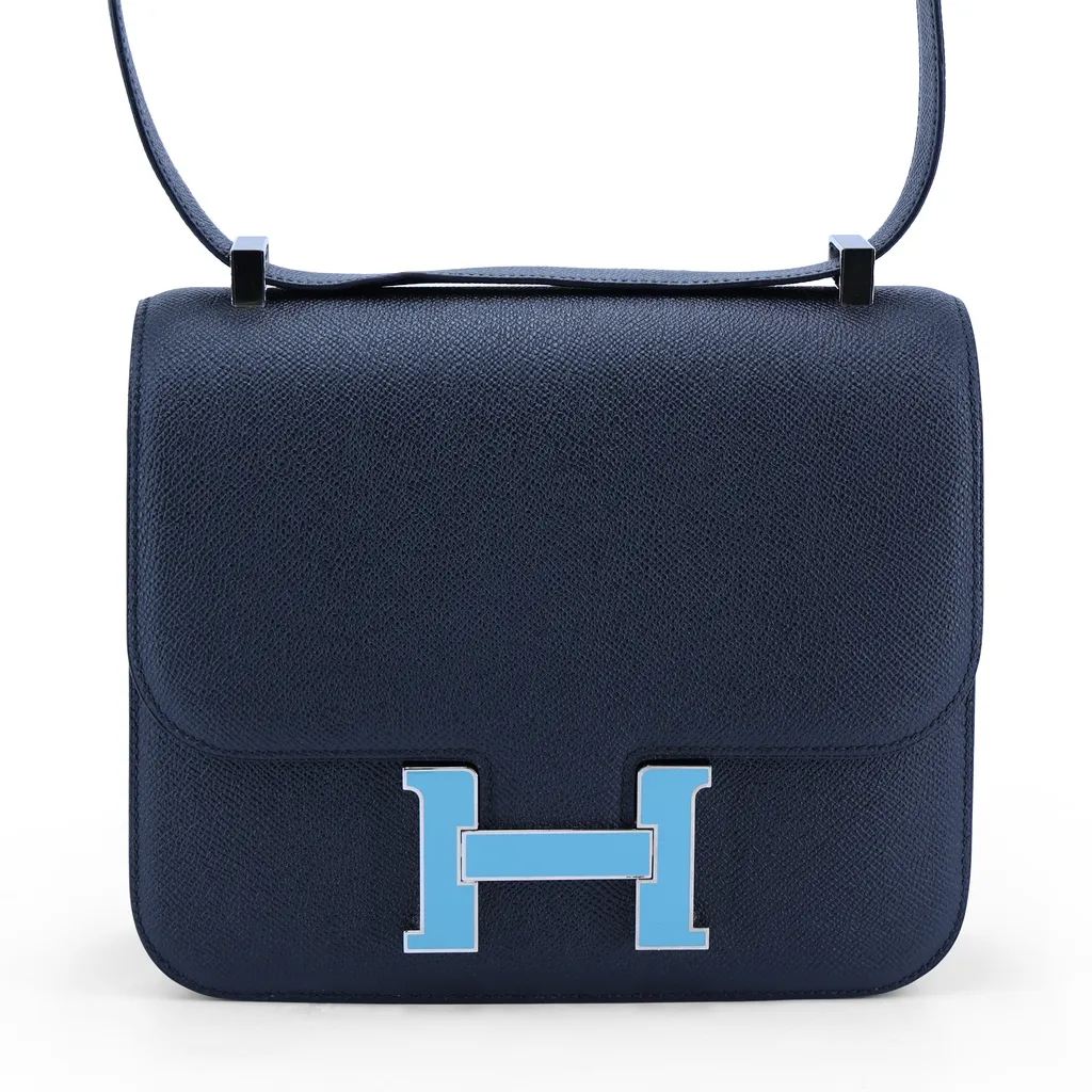 Constance 24 Noir (89)