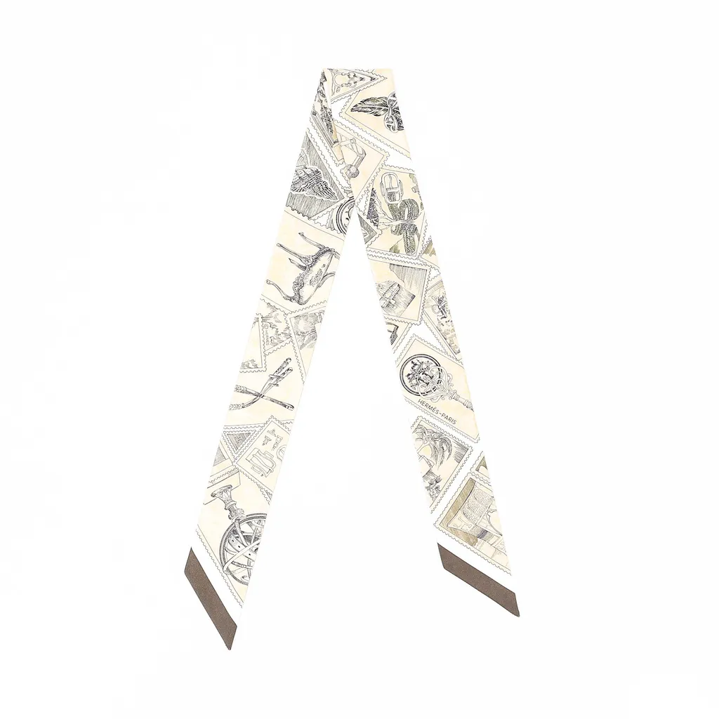 Twilly Le Philateliste Du Faubourg Brown White