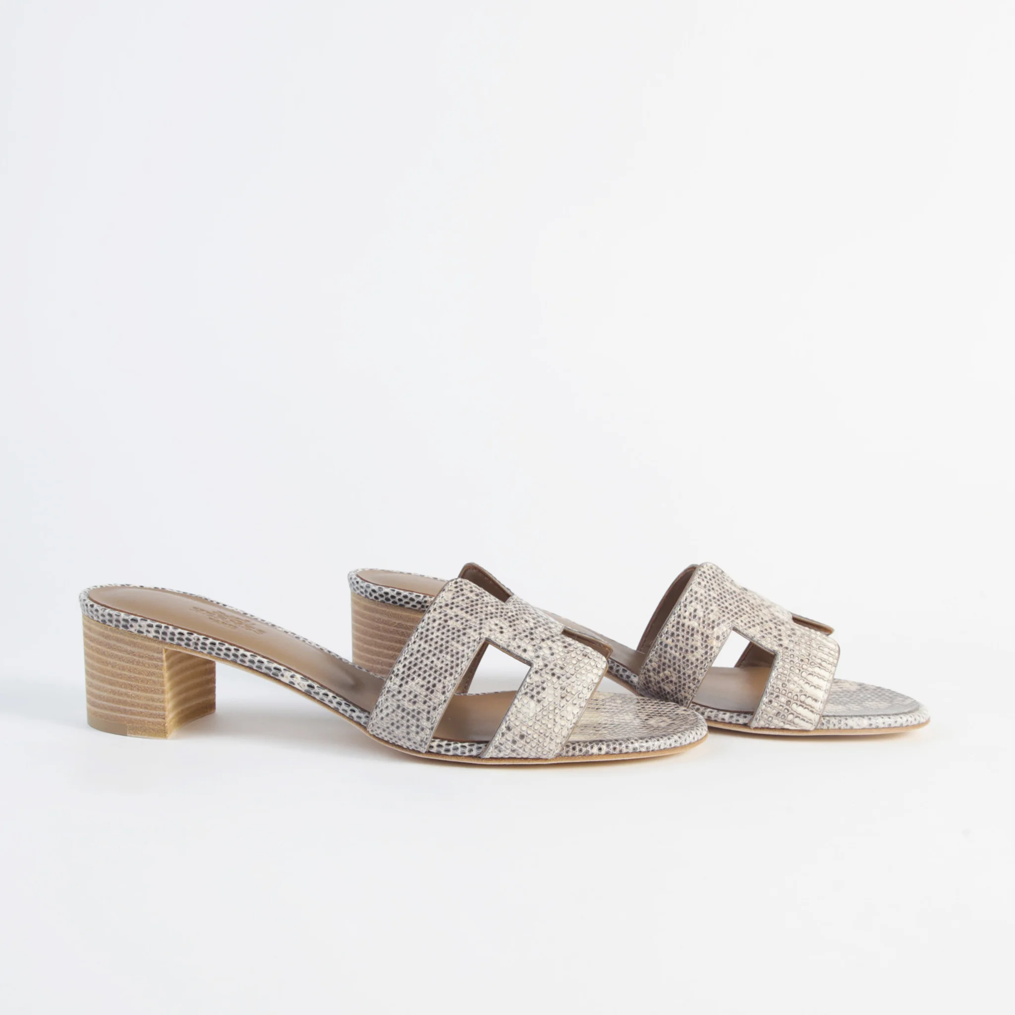 Oasis sandal Ombre (1B) - GINZA XIAOMA | Hermès Boutique Tokyo