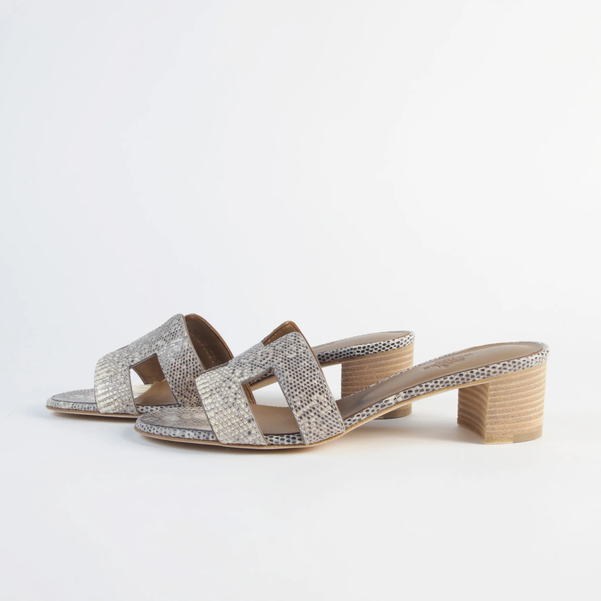 Oasis sandal Ombre (1B) - GINZA XIAOMA | Hermès Boutique Tokyo